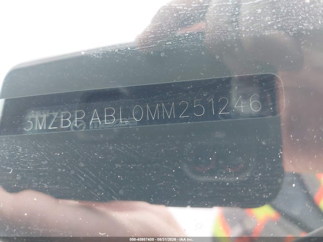 45987430 :رقم المزاد ، 3MZBPABL0MM251246 vin ، 2021 Mazda Mazda3 Select مزاد بيع