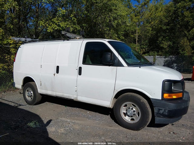 Chevrolet Express 2500 Work Van 2017 1GCWGAFF2H1299293 Image 13