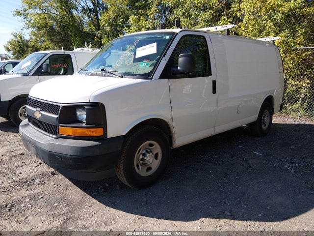 Chevrolet Express 2500 Work Van 2017 1GCWGAFF2H1299293 Image 2