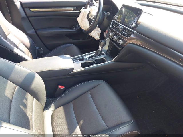 Auction sale of the 2018 Honda Accord Sport, vin: 1HGCV1F30JA091337, lot number: 45987471