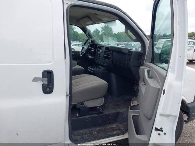 Chevrolet Express 2500 Work Van 2016 1GCWGBFF8G1231696 Image 5