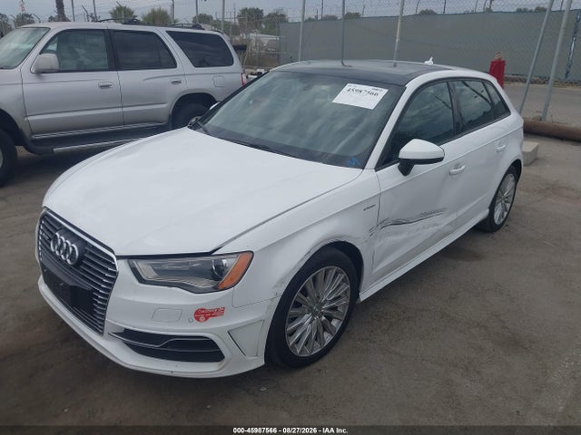Audi A3 E-tron 1.4t Premium 2016 WAUUPBFF8GA145986 Image 2