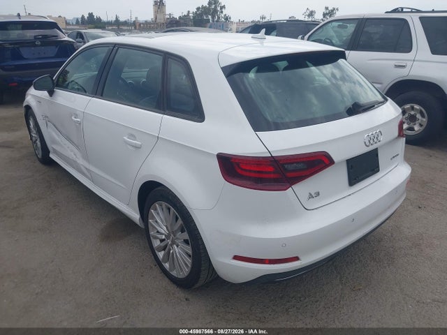 Audi A3 E-tron 1.4t Premium 2016 WAUUPBFF8GA145986 Image 3