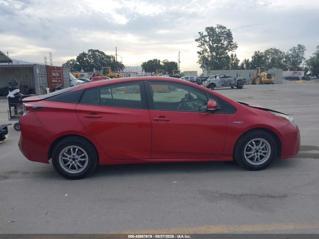 Toyota Prius Three 2018 JTDKARFU3J3067499 Image 13