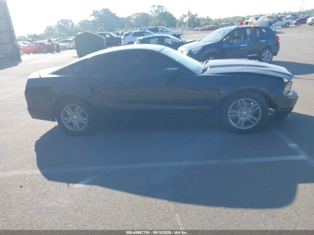Продаж на аукціоні авто 2014 Ford Mustang V6, vin: 1ZVBP8AM1E5210019, номер лоту: 45987700