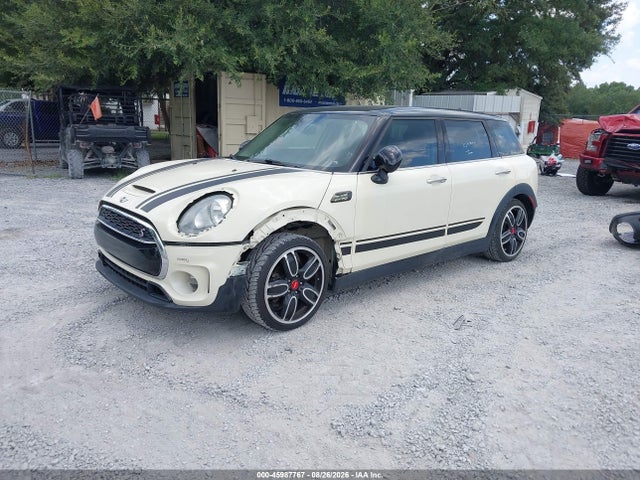 Mini Clubman Cooper S 2017 WMWLN9C32H2E49592 Image 2