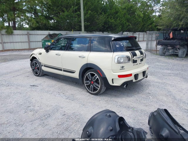 Mini Clubman Cooper S 2017 WMWLN9C32H2E49592 Image 3