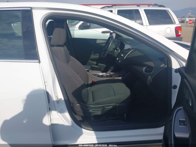 1G1ZD5ST0RF182849 Chevrolet Malibu Fwd 1lt
