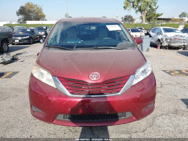 5TDKZ3DC7HS795853 Toyota Sienna Le 8 Passenger