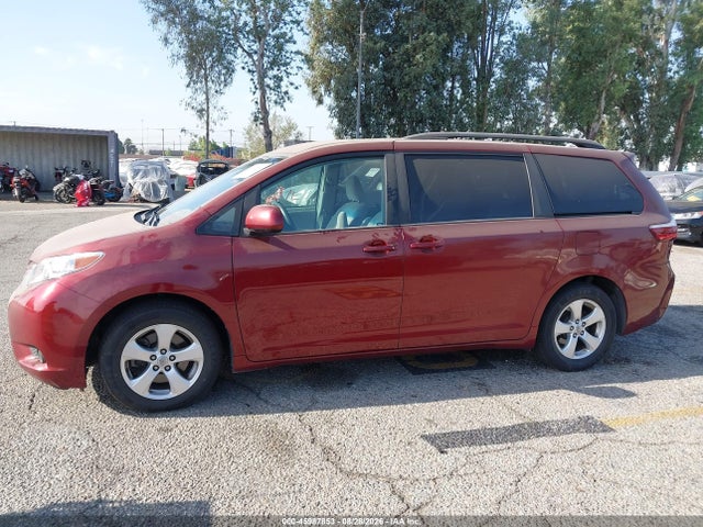 5TDKZ3DC7HS795853 Toyota Sienna Le 8 Passenger