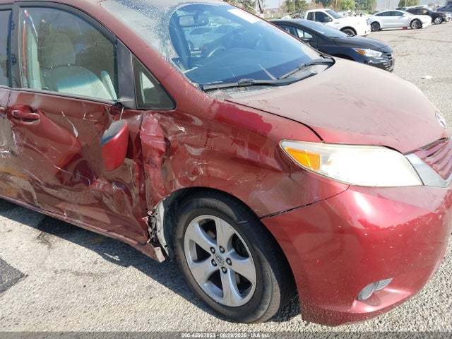 5TDKZ3DC7HS795853 Toyota Sienna Le 8 Passenger