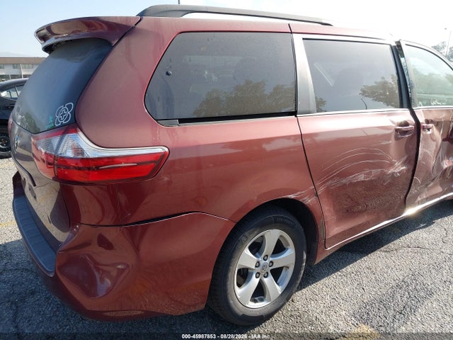 5TDKZ3DC7HS795853 Toyota Sienna Le 8 Passenger