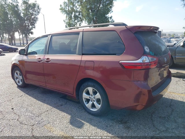 5TDKZ3DC7HS795853 Toyota Sienna Le 8 Passenger