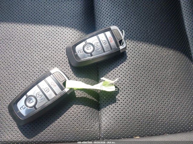 1FMCU9J98LUC73277 Ford Escape Titanium