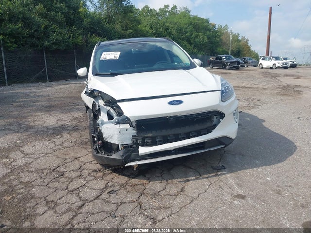 1FMCU9J98LUC73277 Ford Escape Titanium