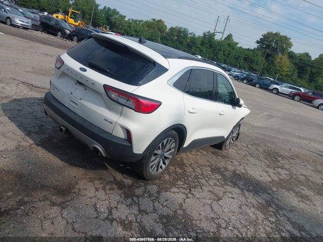1FMCU9J98LUC73277 Ford Escape Titanium