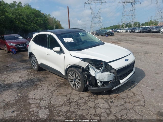 1FMCU9J98LUC73277 Ford Escape Titanium