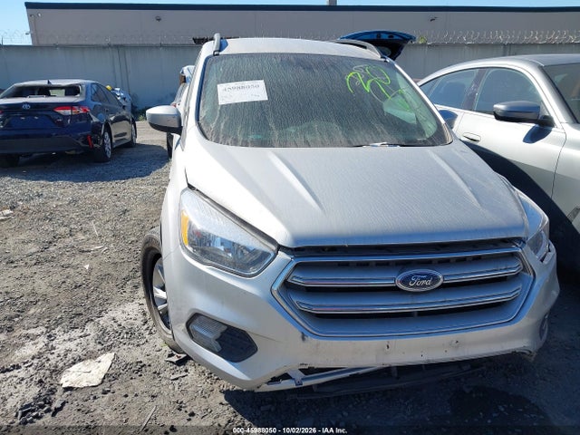 2018 Ford Escape Se მანქანა იყიდება აუქციონზე, vin: 1FMCU0GDXJUD51210, აუქციონის ნომერი: 45988050
