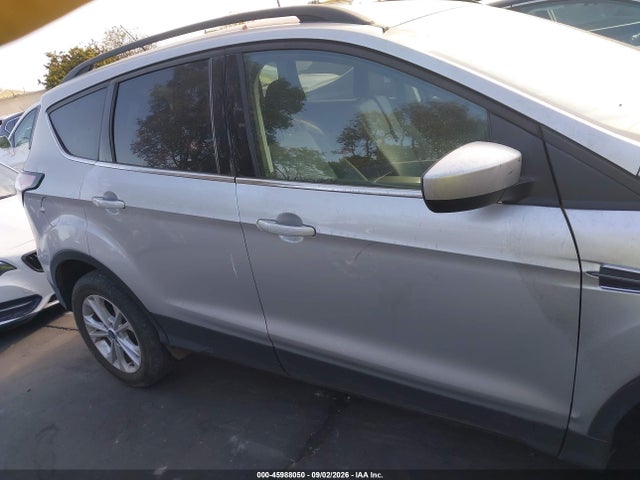 2018 Ford Escape Se მანქანა იყიდება აუქციონზე, vin: 1FMCU0GDXJUD51210, აუქციონის ნომერი: 45988050