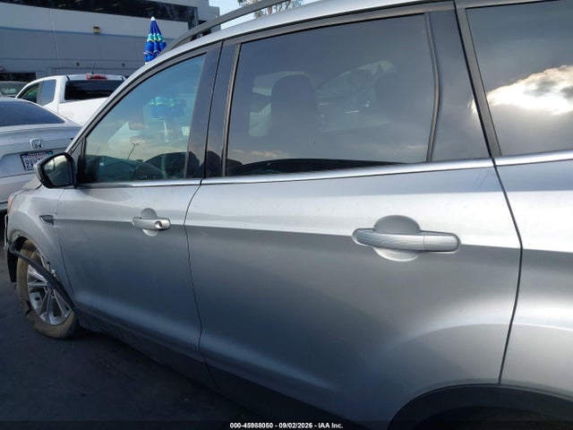 2018 Ford Escape Se მანქანა იყიდება აუქციონზე, vin: 1FMCU0GDXJUD51210, აუქციონის ნომერი: 45988050