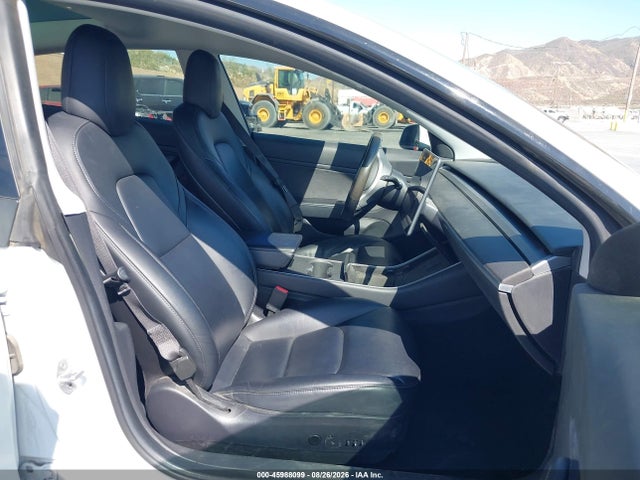 5YJ3E1EBXKF437412 Tesla Model 3 Long Range/performance