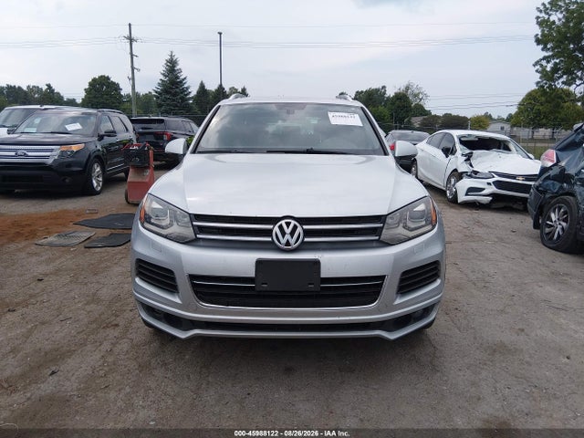 2014 Volkswagen Touareg 3.6l R-line მანქანა იყიდება აუქციონზე, vin: WVGDF9BP6ED007304, აუქციონის ნომერი: 45988122