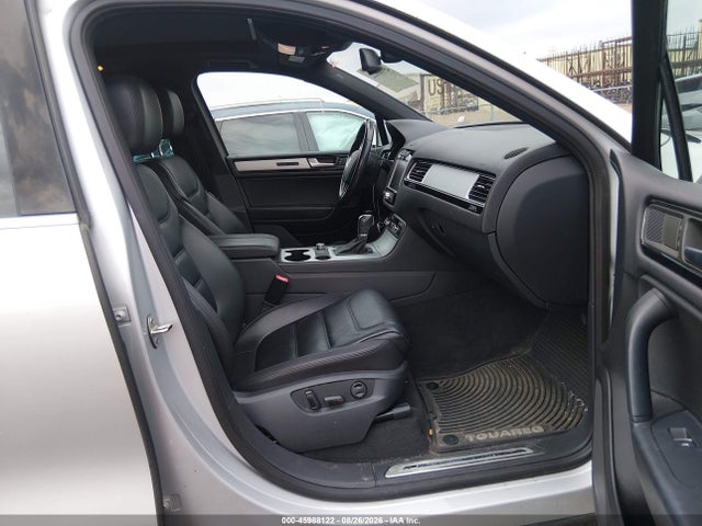 2014 Volkswagen Touareg 3.6l R-line მანქანა იყიდება აუქციონზე, vin: WVGDF9BP6ED007304, აუქციონის ნომერი: 45988122