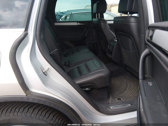 2014 Volkswagen Touareg 3.6l R-line მანქანა იყიდება აუქციონზე, vin: WVGDF9BP6ED007304, აუქციონის ნომერი: 45988122