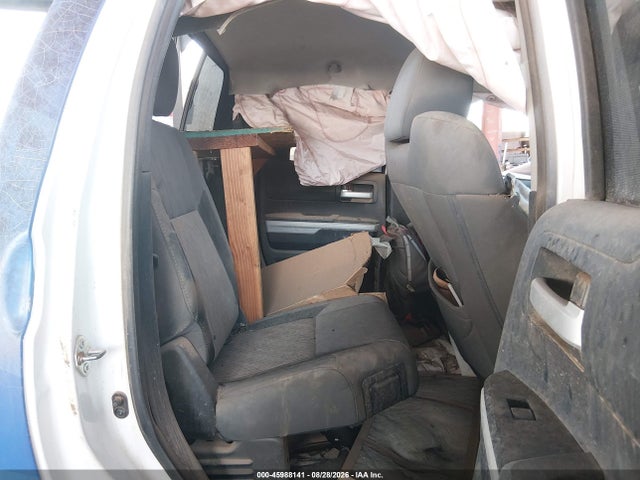 5TFRY5F13EX156691 Toyota Tundra Sr5 5.7l V8