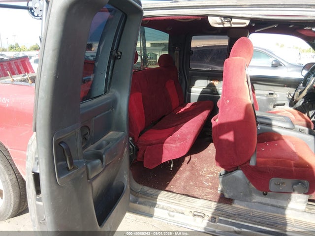 2002 Chevrolet Silverado 1500 Ls მანქანა იყიდება აუქციონზე, vin: 2GCEC19V121256866, აუქციონის ნომერი: 45988243