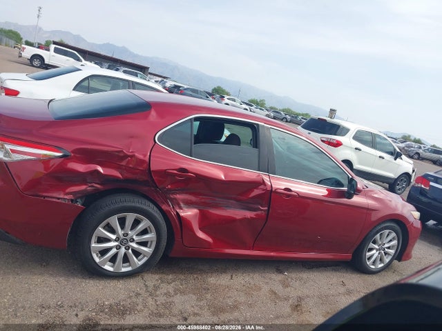 Продажа на аукционе авто 2018 Toyota Camry Le, vin: 4T1B11HK5JU593152, номер лота: 45988402