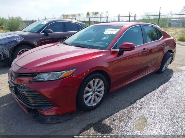 Продажа на аукционе авто 2018 Toyota Camry Le, vin: 4T1B11HK5JU593152, номер лота: 45988402