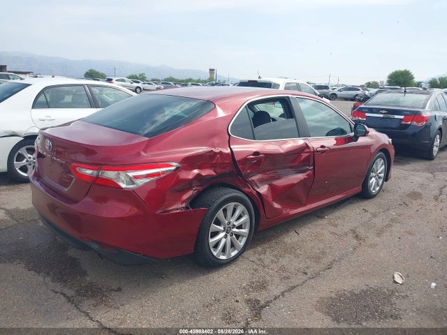 Продажа на аукционе авто 2018 Toyota Camry Le, vin: 4T1B11HK5JU593152, номер лота: 45988402
