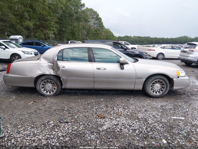 Aukcja sprzedaży 2000 Lincoln Town Car Signature, vin: 1LNHM82W9YY794805, numer aukcji: 45988418