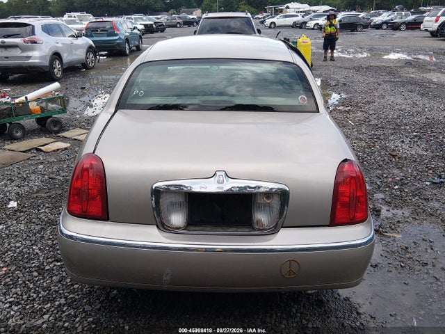 Aukcja sprzedaży 2000 Lincoln Town Car Signature, vin: 1LNHM82W9YY794805, numer aukcji: 45988418