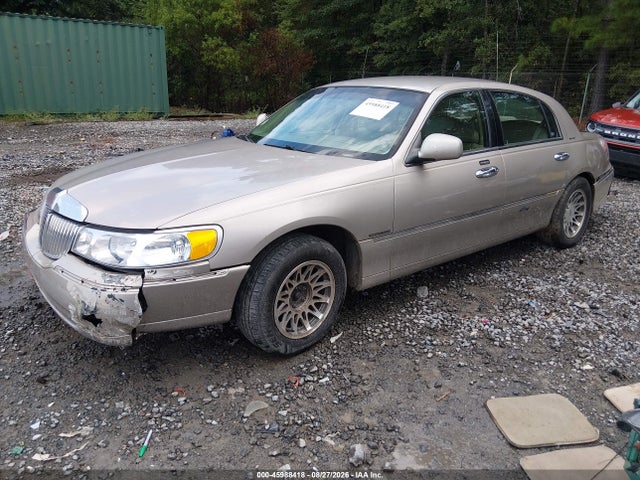 Aukcja sprzedaży 2000 Lincoln Town Car Signature, vin: 1LNHM82W9YY794805, numer aukcji: 45988418