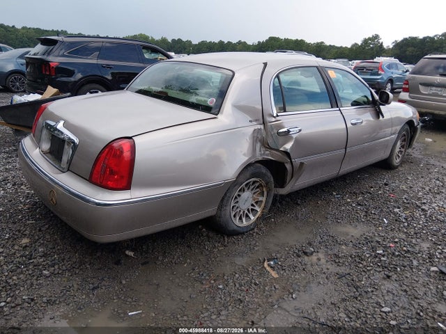 Aukcja sprzedaży 2000 Lincoln Town Car Signature, vin: 1LNHM82W9YY794805, numer aukcji: 45988418