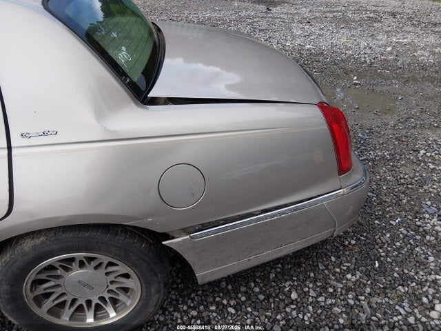 Aukcja sprzedaży 2000 Lincoln Town Car Signature, vin: 1LNHM82W9YY794805, numer aukcji: 45988418