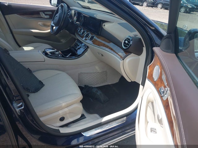 2017 Mercedes-benz E 300 4matic მანქანა იყიდება აუქციონზე, vin: WDDZF4KBXHA096999, აუქციონის ნომერი: 45988512