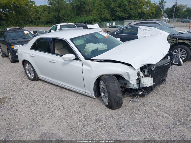 Aukcja sprzedaży 2019 Chrysler 300 Touring, vin: 2C3CCAAG4KH745925, numer aukcji: 45988534