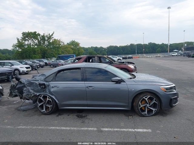 Продажа на аукционе авто 2020 Volkswagen Passat 2.0t R-line, vin: 1VWMA7A36LC010533, номер лота: 45988716