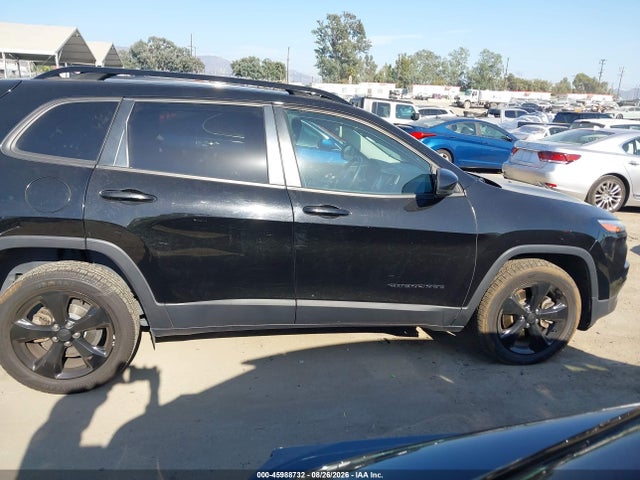 1C4PJLDB4HW561481 Jeep Cherokee High Altitude Fwd