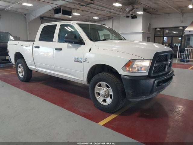 45988789 :رقم المزاد ، 3C63R3CL2JG165076 vin ، 2018 Ram 3500 Tradesman  4x4 6'4 Box مزاد بيع