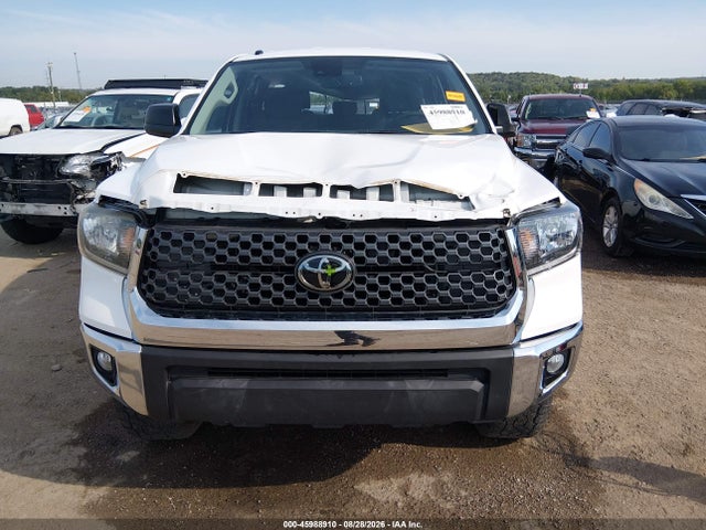 Продажа на аукционе авто 2018 Toyota Tundra Sr5 5.7l V8, vin: 5TFUW5F1XJX707127, номер лота: 45988910