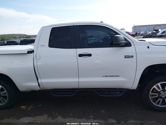 Продажа на аукционе авто 2018 Toyota Tundra Sr5 5.7l V8, vin: 5TFUW5F1XJX707127, номер лота: 45988910