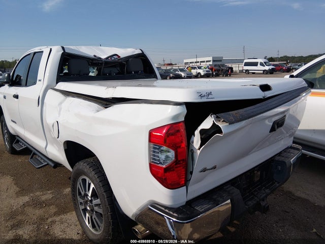 Продажа на аукционе авто 2018 Toyota Tundra Sr5 5.7l V8, vin: 5TFUW5F1XJX707127, номер лота: 45988910