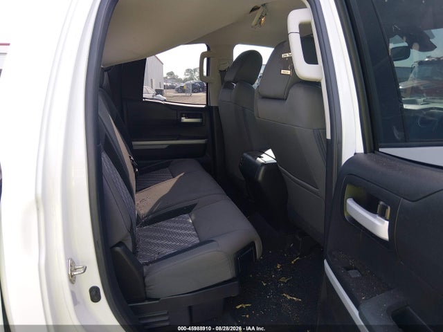 Продажа на аукционе авто 2018 Toyota Tundra Sr5 5.7l V8, vin: 5TFUW5F1XJX707127, номер лота: 45988910