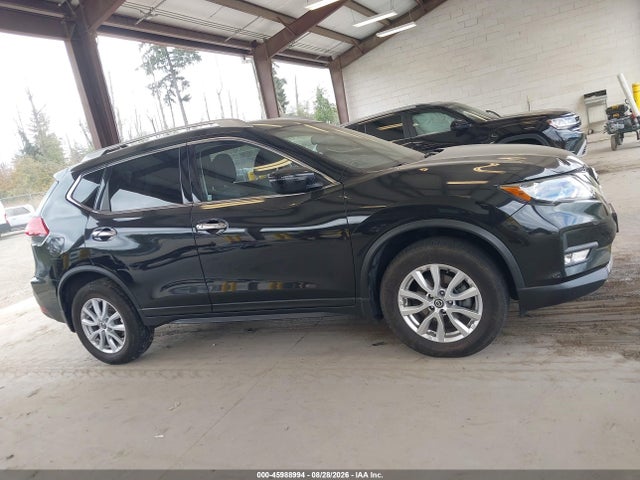 JN8AT2MV0HW011493 Nissan ROGUE SV
