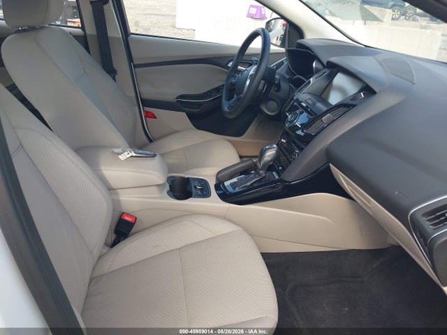 45989014 :رقم المزاد ، 1FADP3R45EL223408 vin ، 2014 Ford Focus Electric مزاد بيع