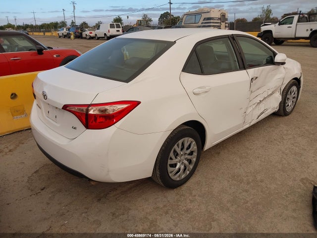 Toyota COROLLA LE 2018 2T1BURHE7JC055490 Image 4